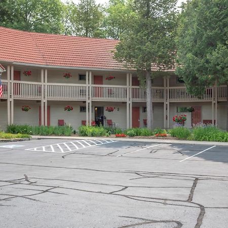 Ridges Inn & Suites Baileys Harbor Buitenkant foto