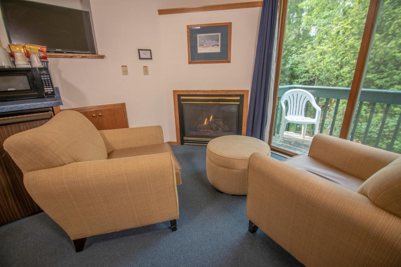 Ridges Inn & Suites Baileys Harbor Buitenkant foto