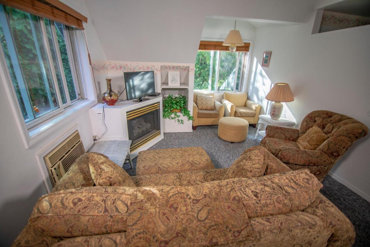 Ridges Inn & Suites Baileys Harbor Buitenkant foto