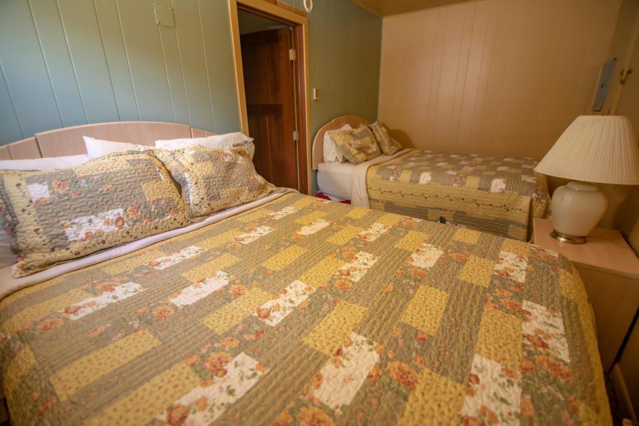 Ridges Inn & Suites Baileys Harbor Buitenkant foto