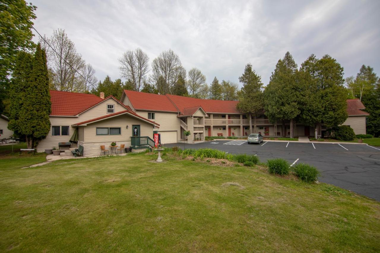 Ridges Inn & Suites Baileys Harbor Buitenkant foto