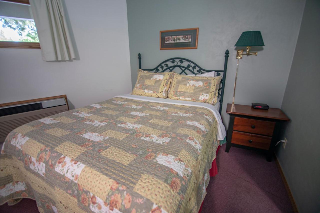 Ridges Inn & Suites Baileys Harbor Buitenkant foto
