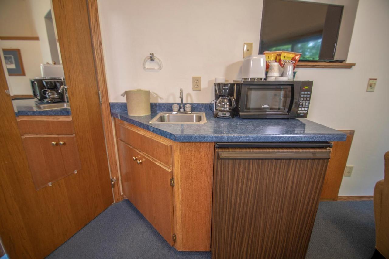 Ridges Inn & Suites Baileys Harbor Buitenkant foto