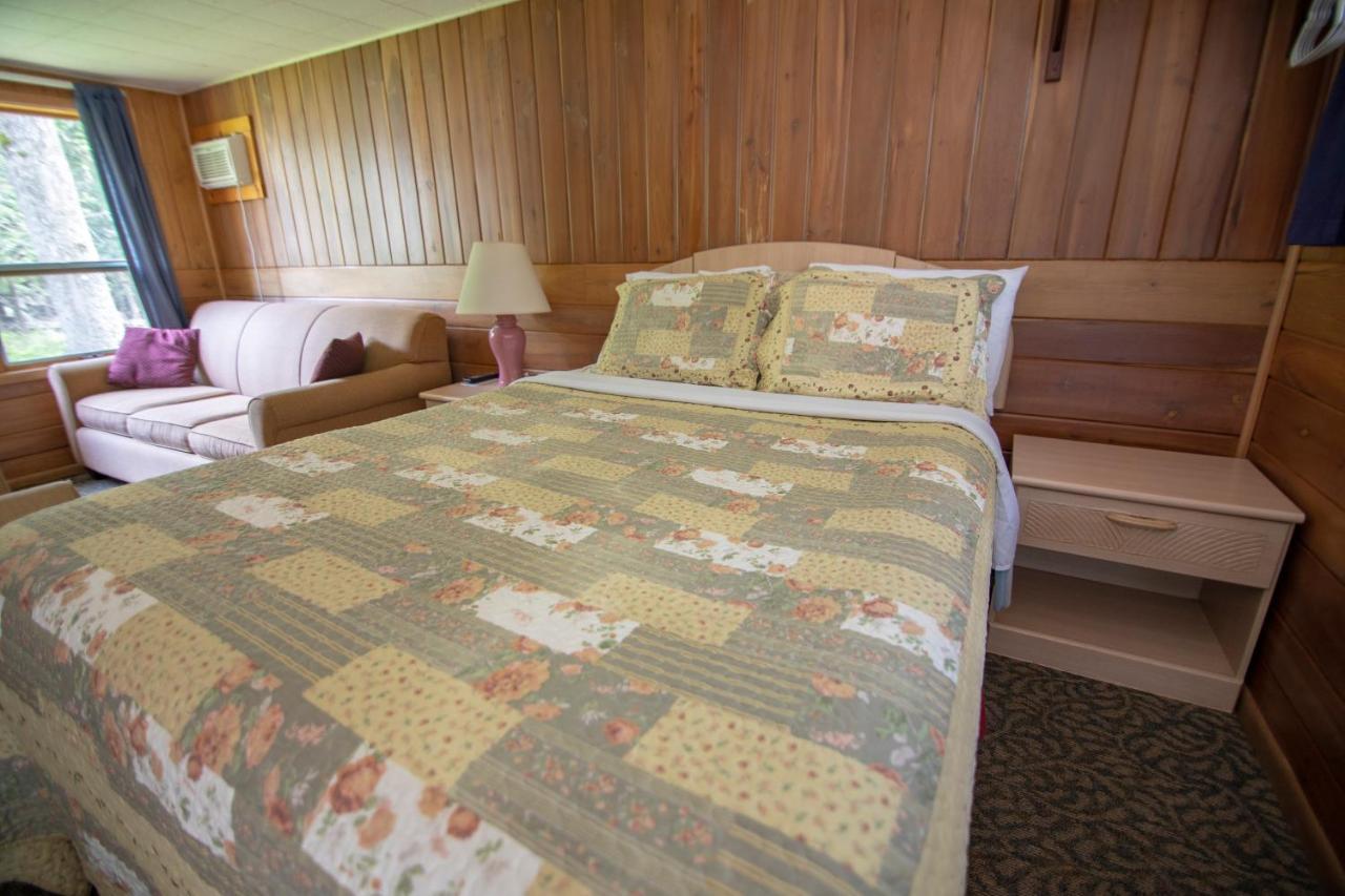 Ridges Inn & Suites Baileys Harbor Buitenkant foto